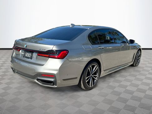Used 2022 BMW 750i xDrive w/ Executive Package image 7