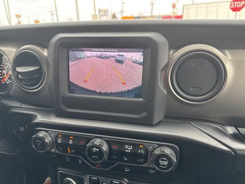Used 2020 Jeep Wrangler Unlimited Sport image 15