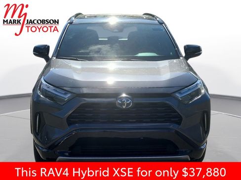 Used 2024 Toyota RAV4 XSE AWD/4WD image 3