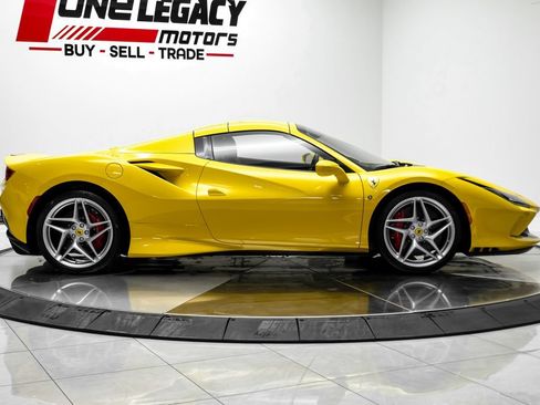 Used 2022 Ferrari F8 Tributo RWD image 6