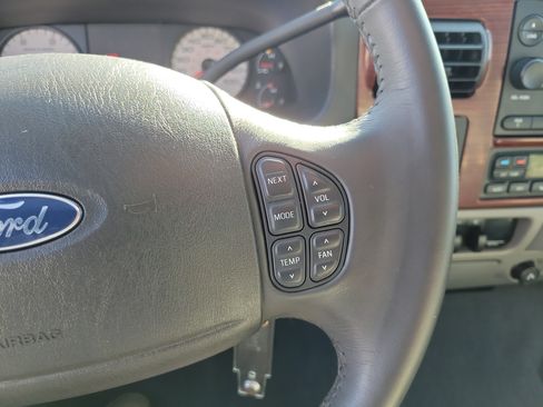 Used 2007 Ford F350 Lariat AWD/4WD image 7