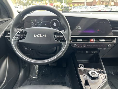 Used 2024 Kia Niro Wind FWD image 19