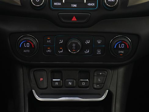 Used 2018 GMC Terrain Denali w/ Comfort Package AWD/4WD image 19