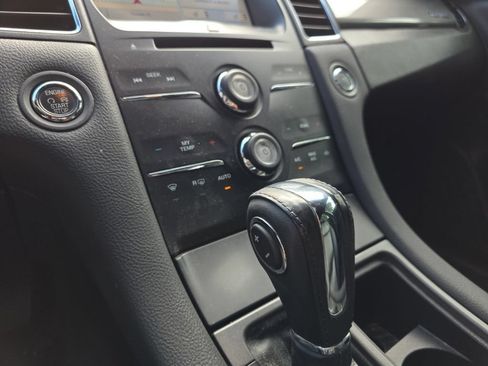 Used 2019 Ford Taurus SEL w/ Equipment Group 201A FWD image 16