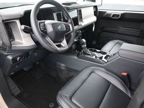 New 2026 Ford Bronco Outer Banks image 9