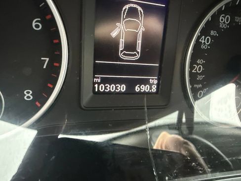 Used 2017 Volkswagen Tiguan S AWD/4WD image 9