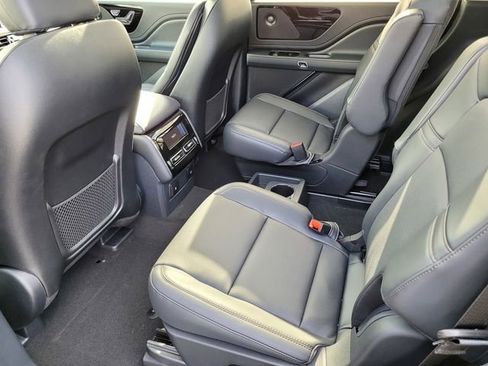 New 2026 Lincoln Aviator AWD image 16