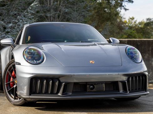 Certified 2025 Porsche 911 Carrera GTS image 9