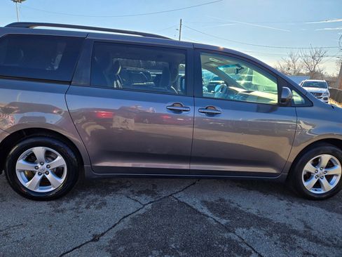 Used 2013 Toyota Sienna LE image 10