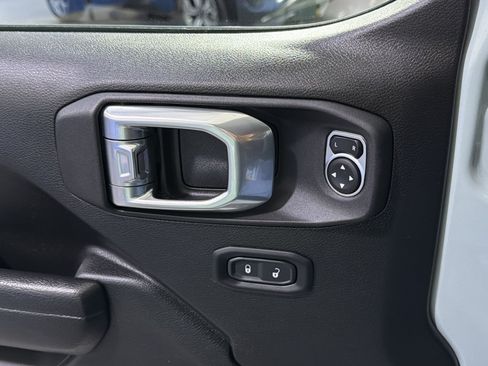 Used 2023 Jeep Wrangler Unlimited w/ Cold Weather Group AWD/4WD image 34