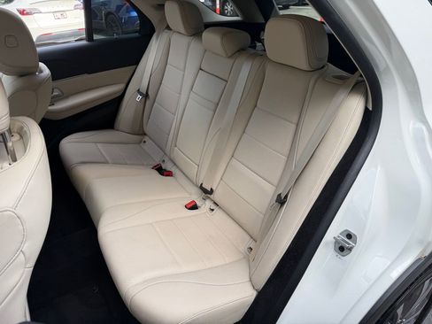 Used 2021 Mercedes-Benz GLE 350 w/ Premium Package image 31