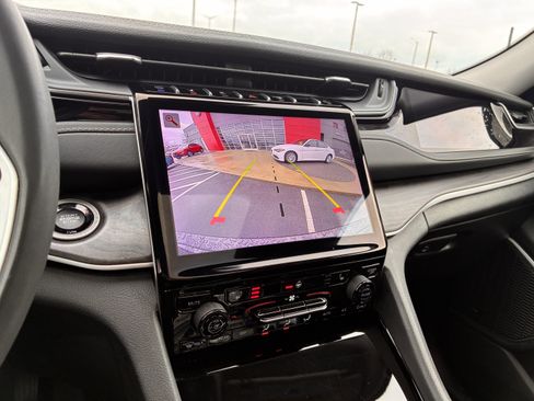 Used 2023 Jeep Grand Cherokee 4WD 4xe image 19