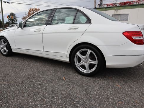 Used 2013 Mercedes-Benz C 300 4MATIC Sedan image 4