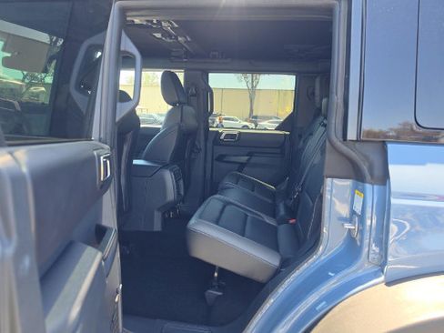 Certified 2025 Ford Bronco Outer Banks w/ Sasquatch Package AWD/4WD image 11