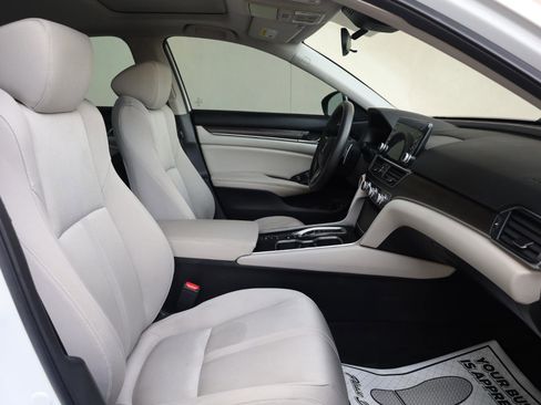 Used 2019 Honda Accord EX image 30