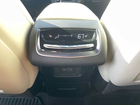 Certified 2023 Cadillac XT6 Sport w/ Technology Package AWD/4WD image 23