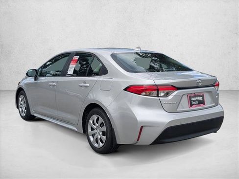 Used 2025 Toyota Corolla LE FWD image 8