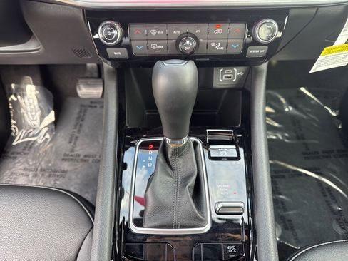 New 2025 Jeep Compass Limited w/ Sun & Sound Group image 11