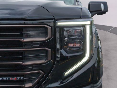 Used 2024 GMC Sierra 1500 AT4X image 35