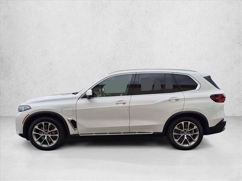 Used 2025 BMW X5 xDrive50e AWD/4WD image 9
