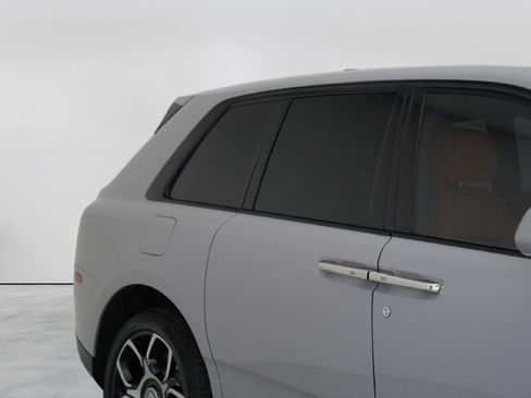 Certified 2023 Rolls-Royce Cullinan Black Badge w/ Driver's Package AWD/4WD image 3