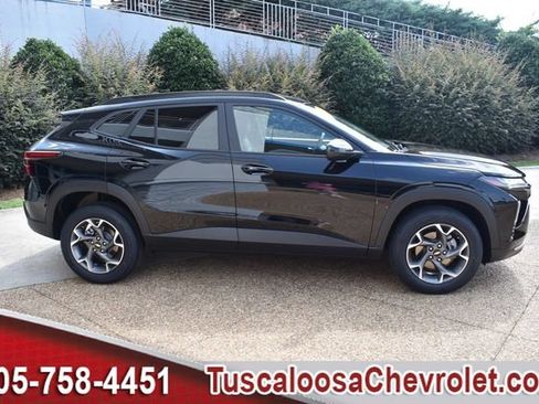 Certified 2024 Chevrolet Trax LT w/ Driver Confidence Package FWD image 11
