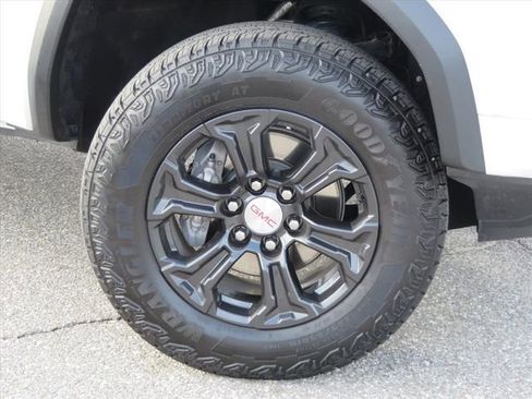Used 2024 GMC Canyon Elevation w/ Trailering Package image 7