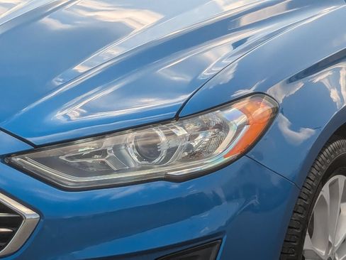 Used 2020 Ford Fusion SE FWD image 9