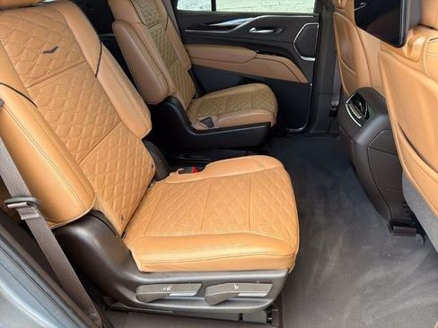 Used 2021 Cadillac Escalade Sport w/ Driver Assist Tech Package AWD/4WD image 15