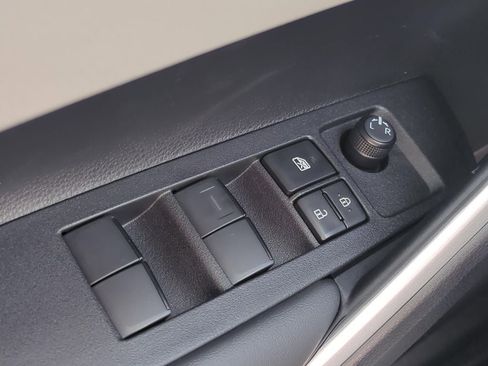 New 2026 Toyota Corolla Cross L image 22