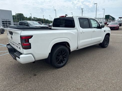 New 2026 Nissan Frontier SV w/ SV Convenience Package AWD/4WD image 7