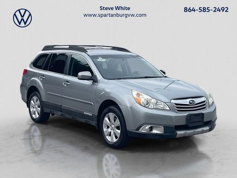 Used 2011 Subaru Outback 2.5i Limited AWD/4WD image 1