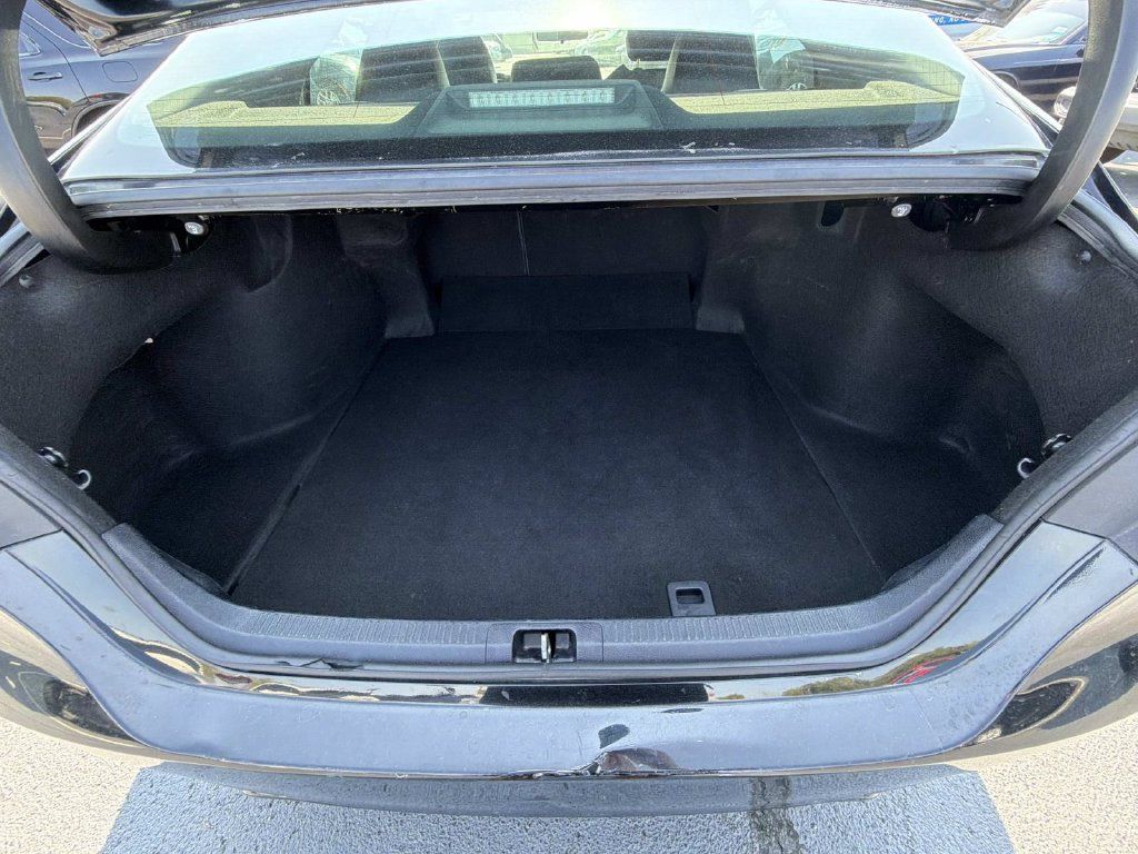 Used 2023 Toyota Camry SE FWD image 13
