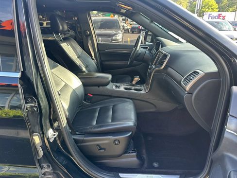 Used 2017 Jeep Grand Cherokee Limited AWD/4WD image 14