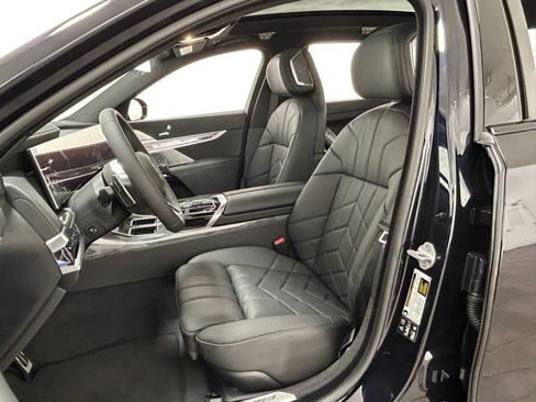 Used 2025 BMW 760i xDrive w/ Executive Package image 26