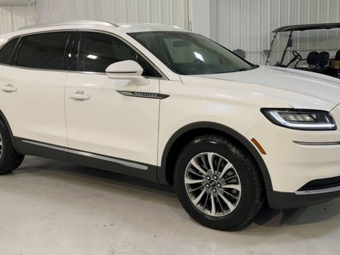 Used 2023 Lincoln Nautilus AWD w/ Premium Package image 3