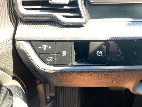 Used 2023 Kia Sportage SX FWD image 29