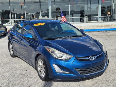 Used 2016 Hyundai Elantra SE w/ Option Group 02 FWD image 9