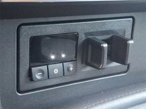 Used 2022 Nissan Armada SL w/ Midnight Edition Package image 27