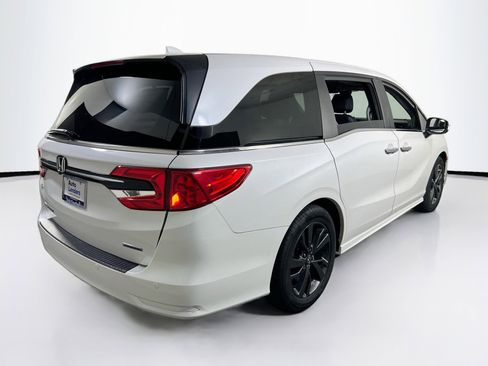 Used 2023 Honda Odyssey Touring image 5