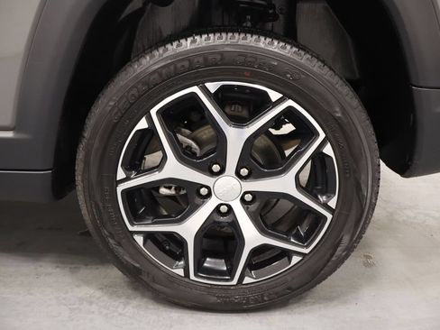 Used 2024 Jeep Compass Latitude AWD/4WD image 25