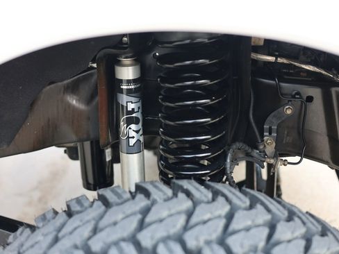 Used 2017 Ford F250 Lariat w/ Chrome Package image 18