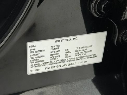 Used 2024 Tesla Model Y 2WD image 47