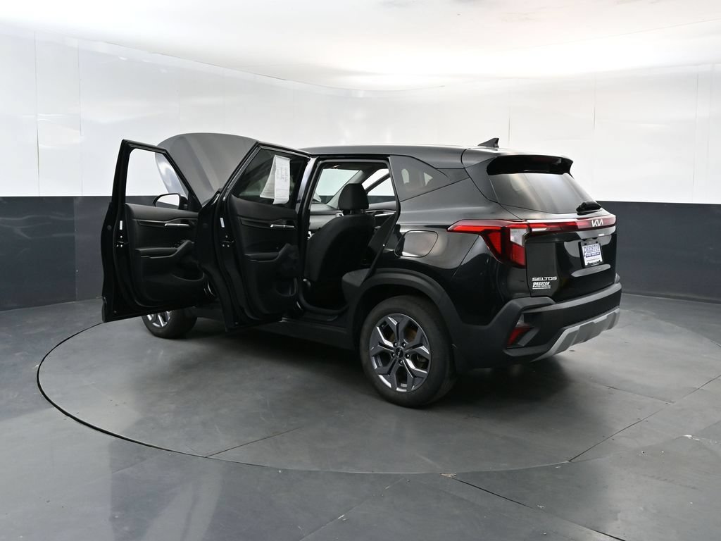Certified 2024 Kia Seltos LX AWD/4WD image 28