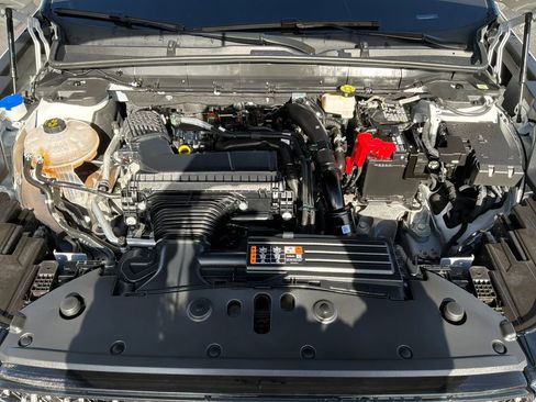 Used 2025 Lincoln Nautilus Reserve image 22