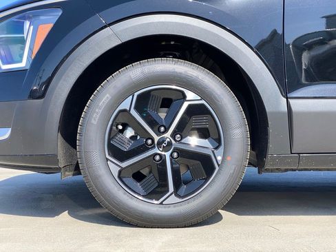 New 2026 Kia Niro LX FWD image 11