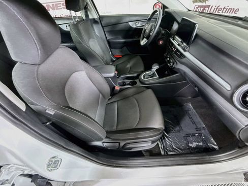 Used 2024 Kia Forte LXS w/ LXS Technology Package FWD image 29