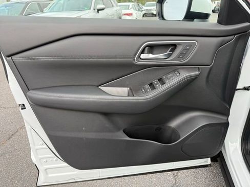 New 2026 Nissan Rogue Platinum w/ Platinum Premium Package image 10