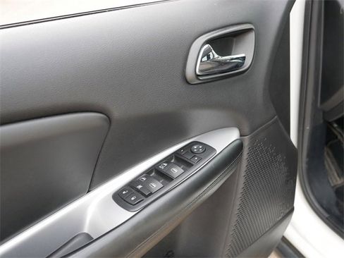 Used 2016 Dodge Journey SXT w/ Chrome Appearance Group image 16