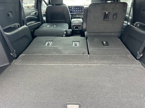 New 2026 Chevrolet Traverse RS image 13